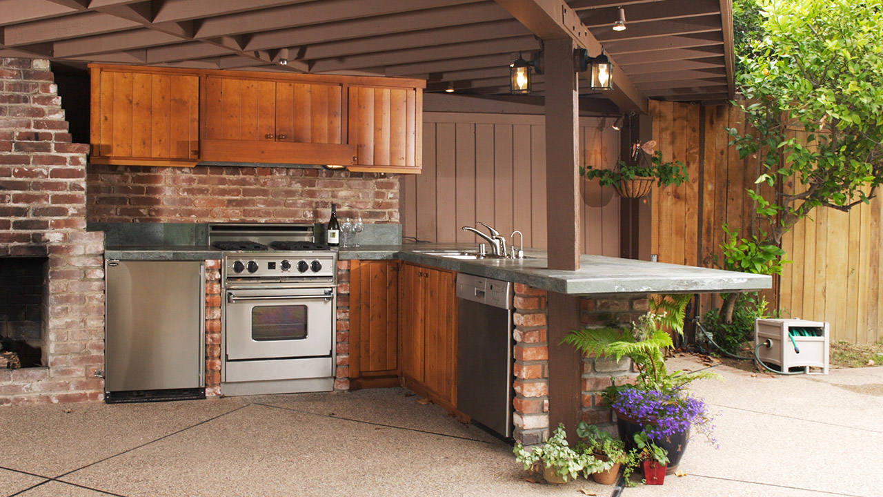 6-things-to-consider-when-designing-an-outdoor-kitchen-layout